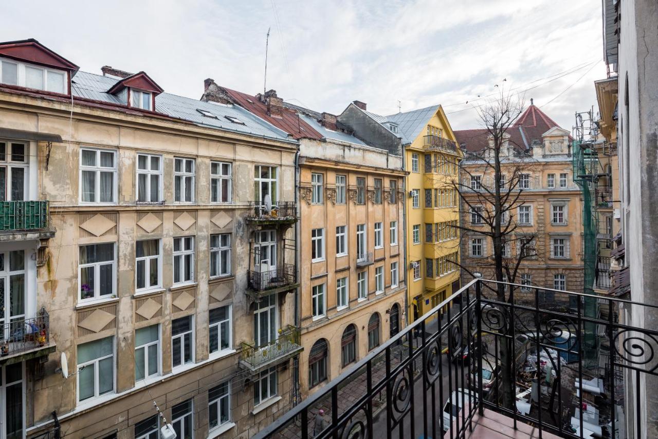 Apartamento Romari Два Поверхи Leópolis Exterior foto
