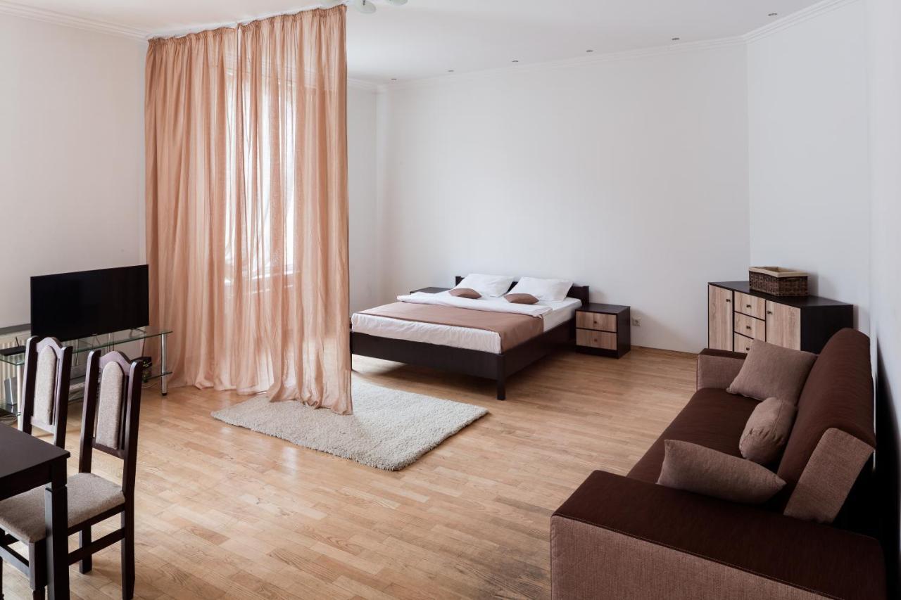 Apartamento Romari Два Поверхи Leópolis Exterior foto